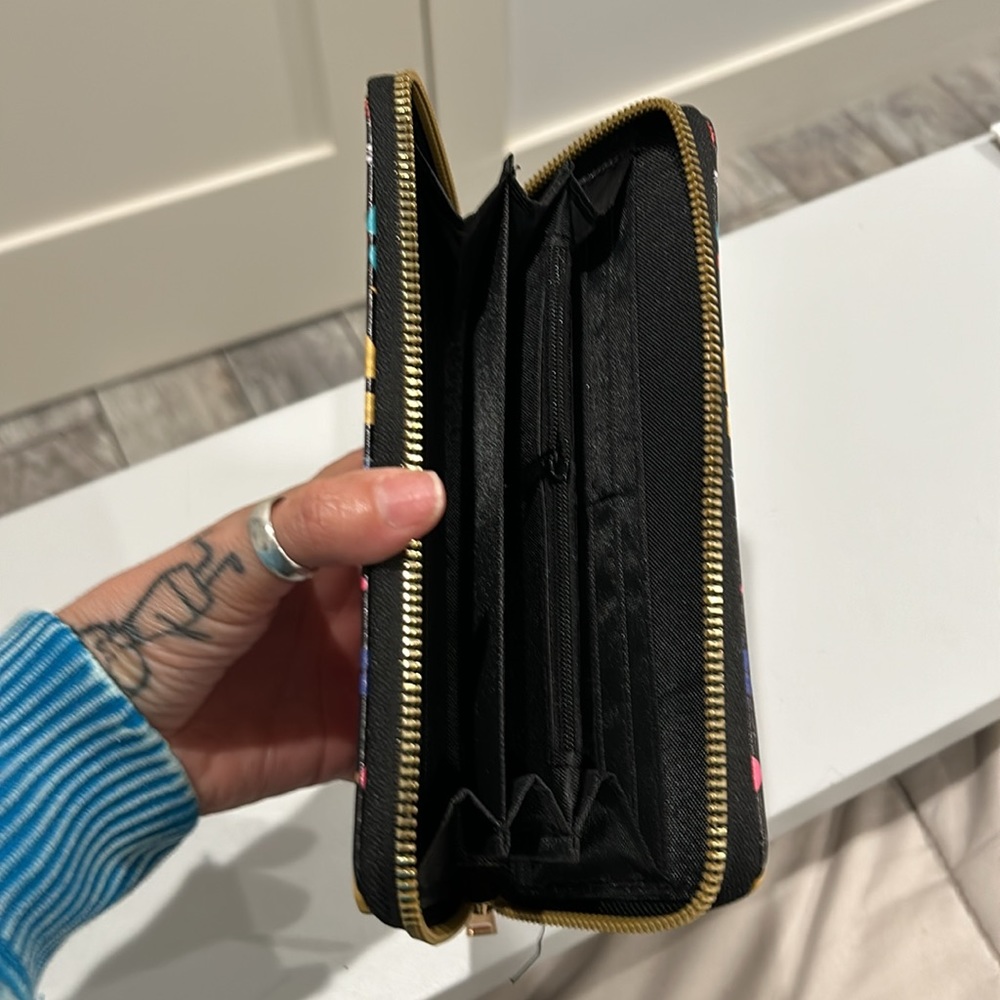 Wallet - Picture 2 of 4